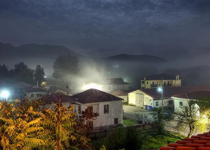 아파트 Charoula 칼라브리타